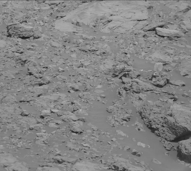 Sol 2011: Mast Camera (Mastcam)