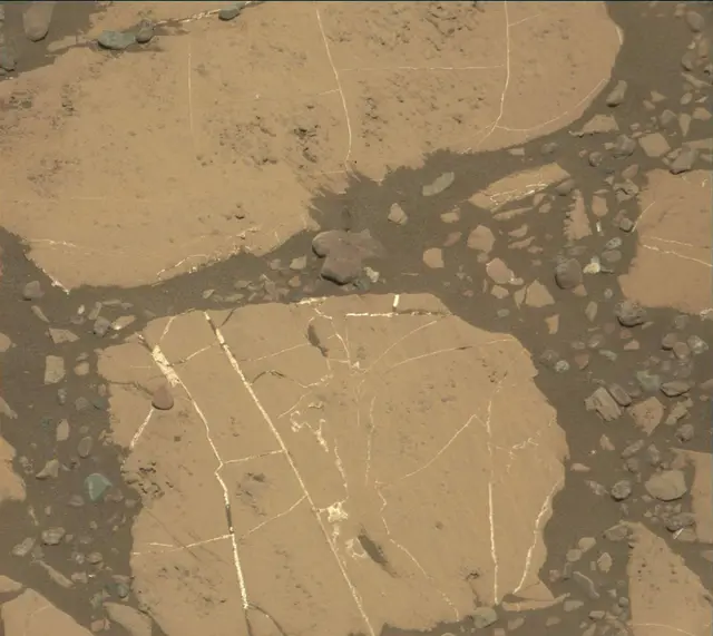 Sol 2013: Mast Camera (Mastcam)