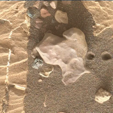 Sol 2013: Mars Hand Lens Imager (MAHLI)