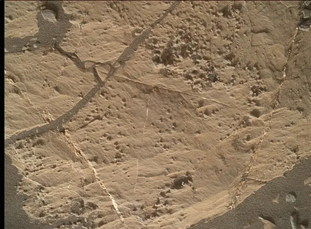 Sol 2013: Mars Hand Lens Imager (MAHLI)