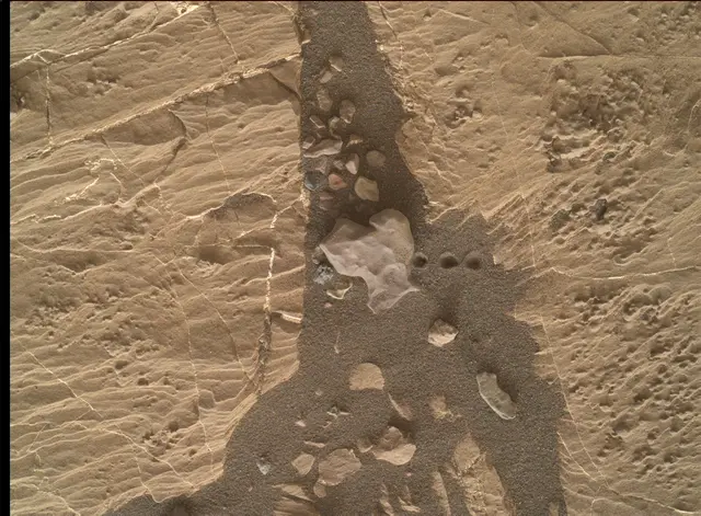 Sol 2013: Mars Hand Lens Imager (MAHLI)