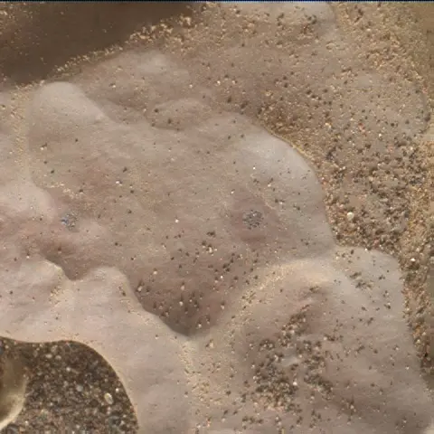 Sol 2013: Mars Hand Lens Imager (MAHLI)