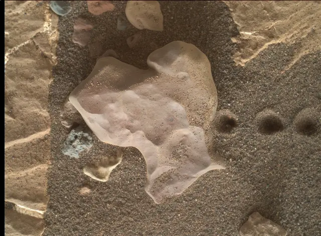 Sol 2013: Mars Hand Lens Imager (MAHLI)