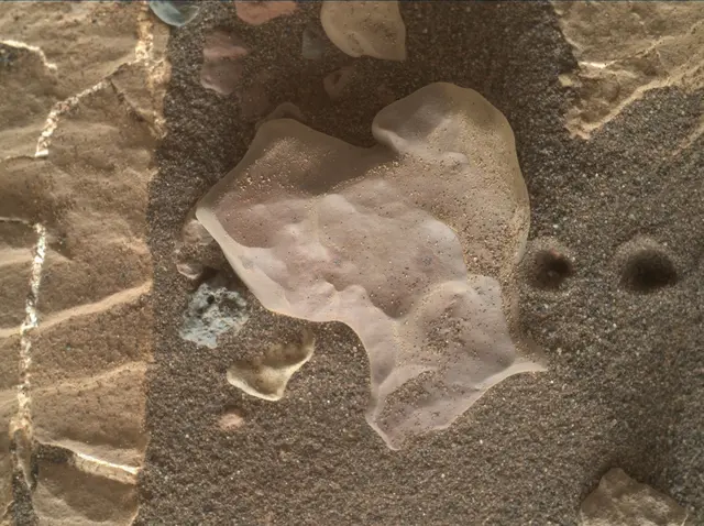 Sol 2013: Mars Hand Lens Imager (MAHLI)