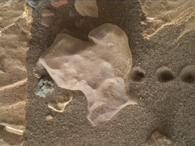 Sol 2013: Mars Hand Lens Imager (MAHLI)