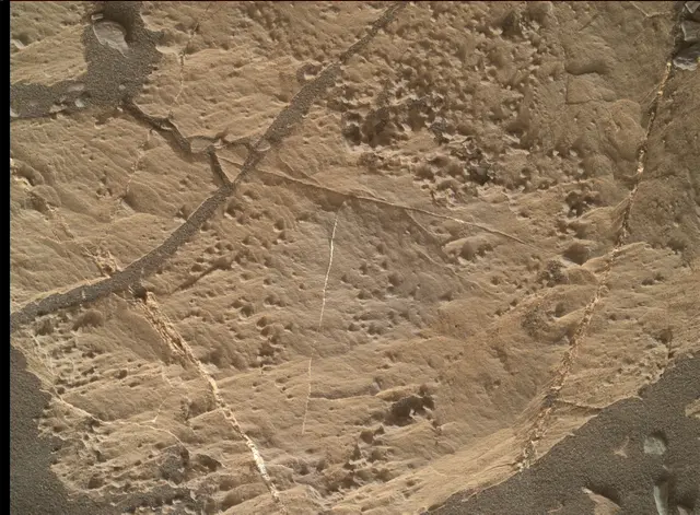 Sol 2013: Mars Hand Lens Imager (MAHLI)