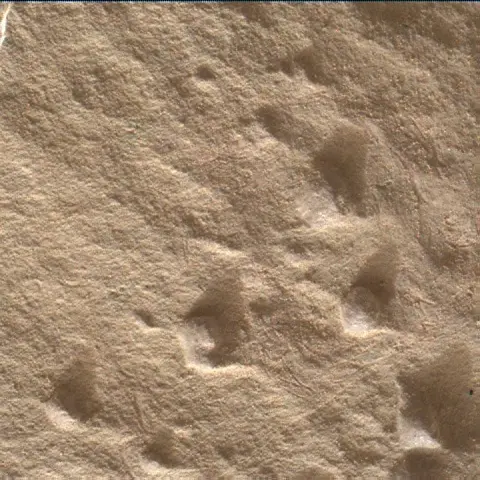 Sol 2013: Mars Hand Lens Imager (MAHLI)