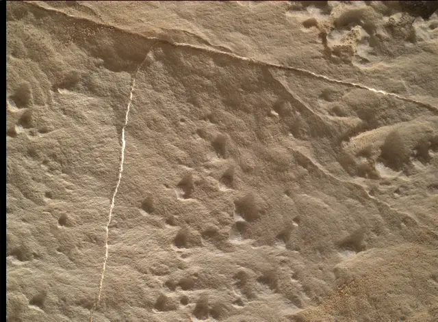 Sol 2013: Mars Hand Lens Imager (MAHLI)