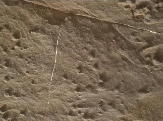 Sol 2013: Mars Hand Lens Imager (MAHLI)