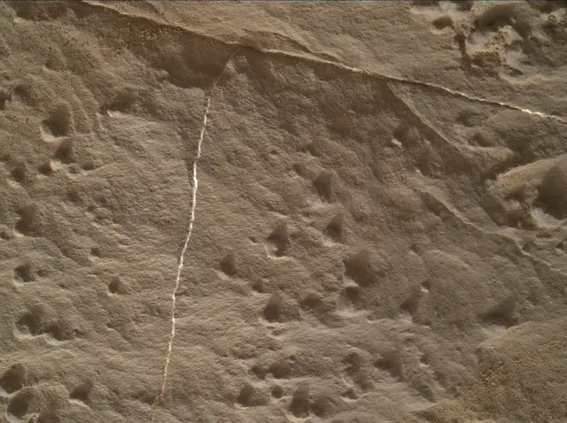 Sol 2013: Mars Hand Lens Imager (MAHLI)