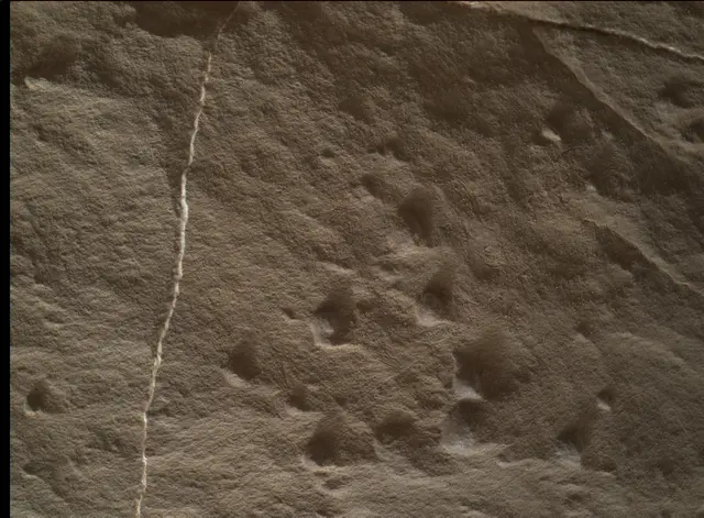 Sol 2013: Mars Hand Lens Imager (MAHLI)