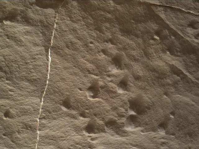 Sol 2013: Mars Hand Lens Imager (MAHLI)