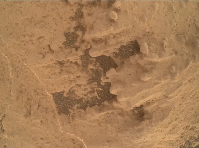 Sol 2014: Mars Hand Lens Imager (MAHLI)