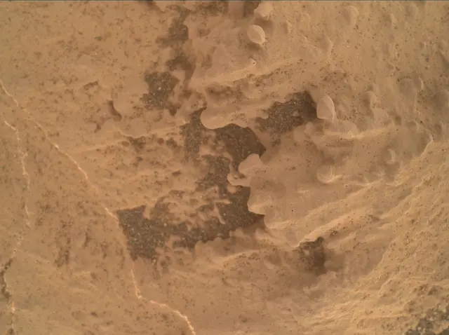 Sol 2014: Mars Hand Lens Imager (MAHLI)