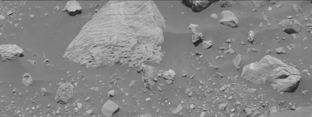 Sol 2016: Mast Camera (Mastcam)