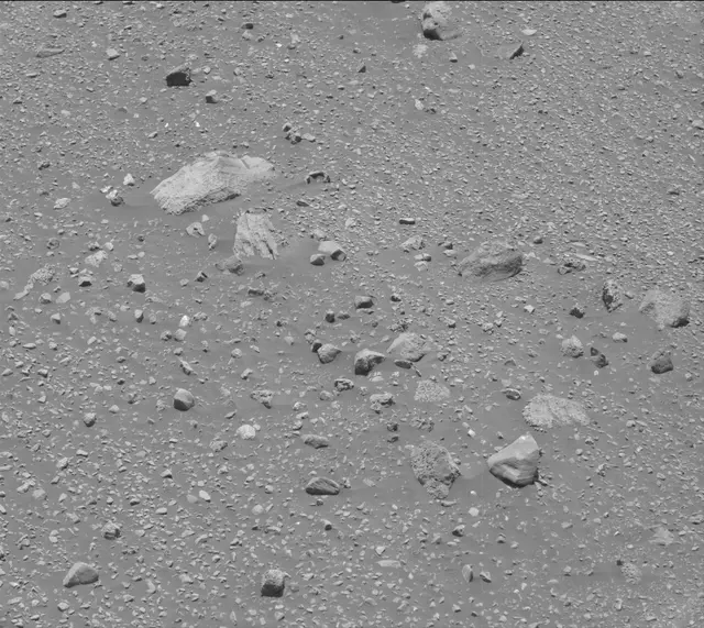 Sol 2016: Mast Camera (Mastcam)