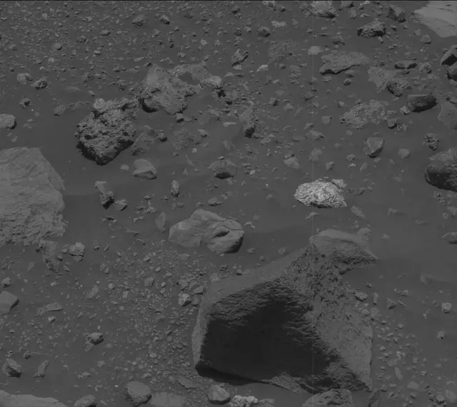 Sol 2016: Mast Camera (Mastcam)