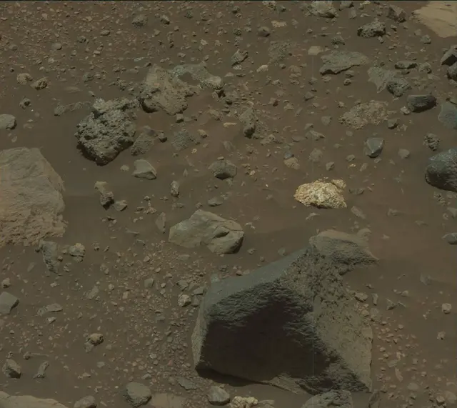 Sol 2016: Mast Camera (Mastcam)
