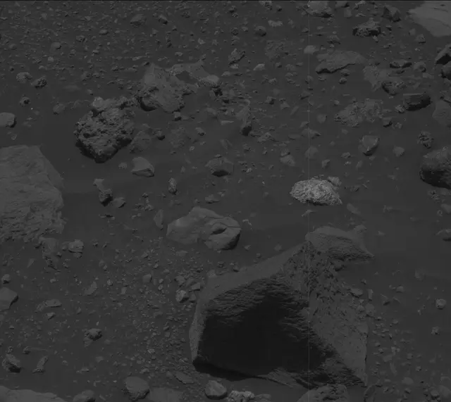 Sol 2016: Mast Camera (Mastcam)