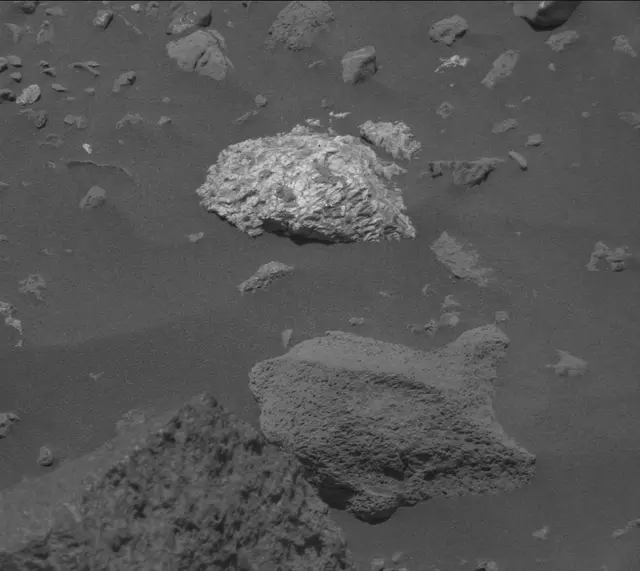 Sol 2016: Mast Camera (Mastcam)