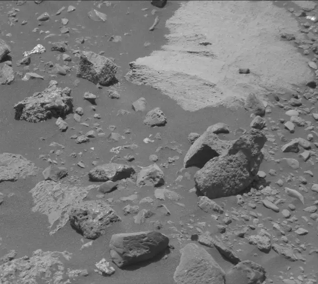 Sol 2016: Mast Camera (Mastcam)
