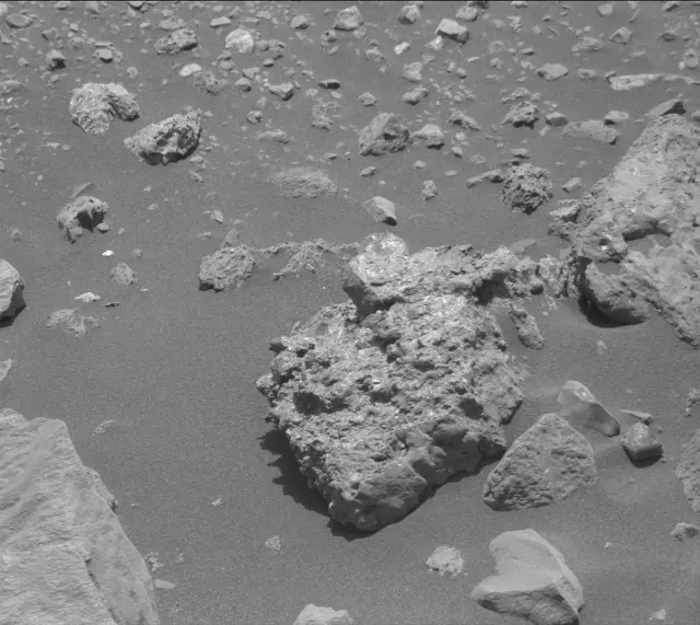Sol 2016: Mast Camera (Mastcam)