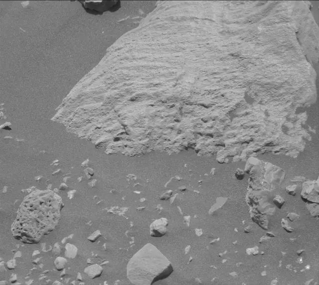 Sol 2016: Mast Camera (Mastcam)