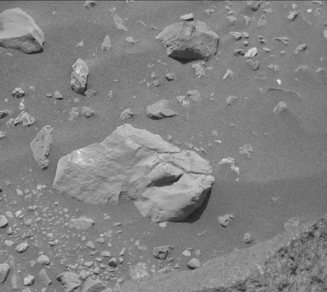 Sol 2016: Mast Camera (Mastcam)