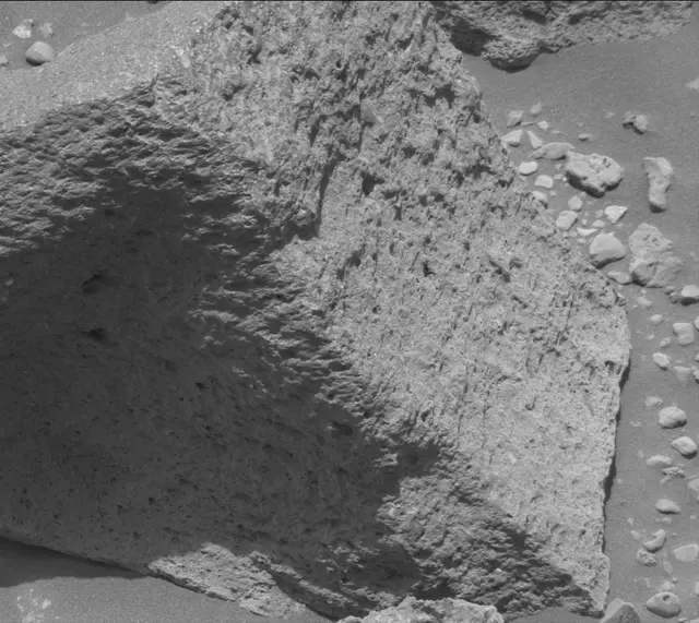 Sol 2016: Mast Camera (Mastcam)