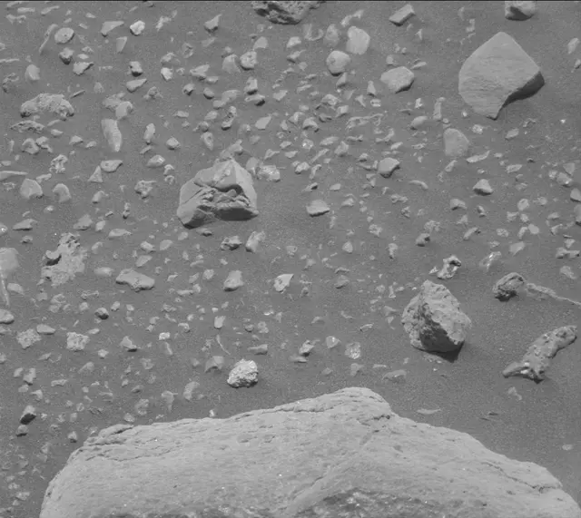 Sol 2016: Mast Camera (Mastcam)