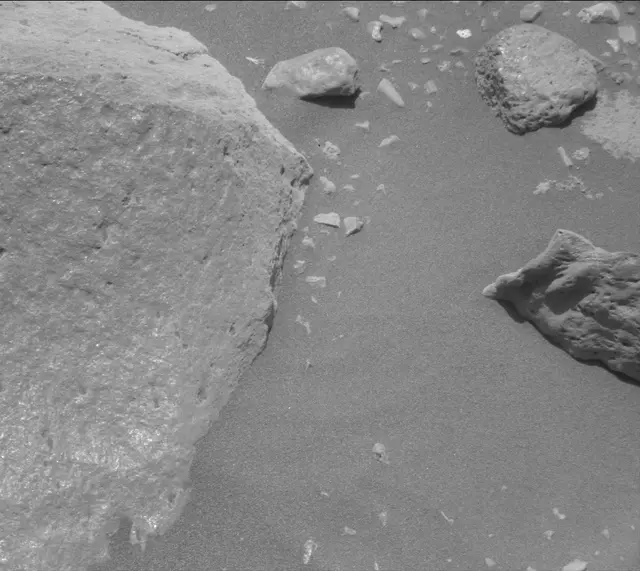 Sol 2016: Mast Camera (Mastcam)