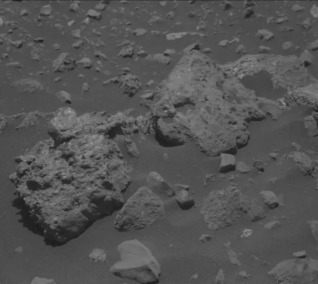 Sol 2016: Mast Camera (Mastcam)