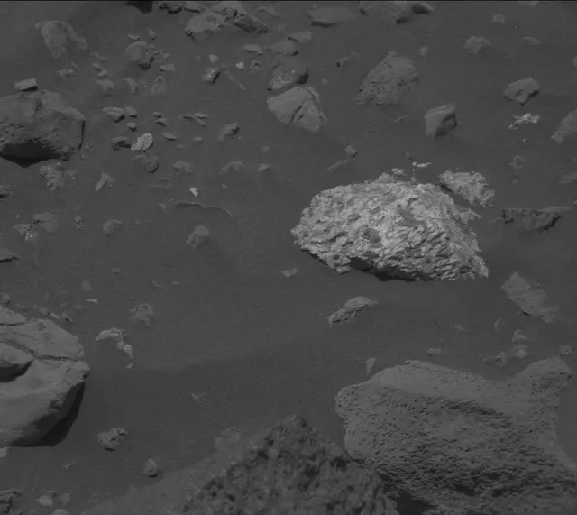 Sol 2016: Mast Camera (Mastcam)