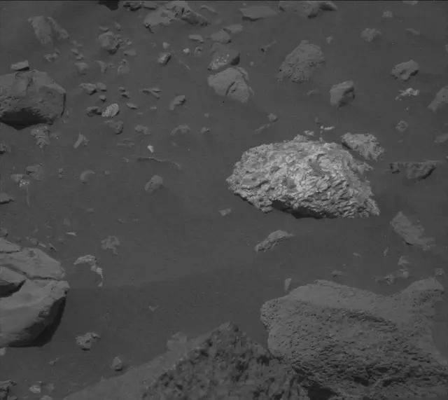 Sol 2016: Mast Camera (Mastcam)