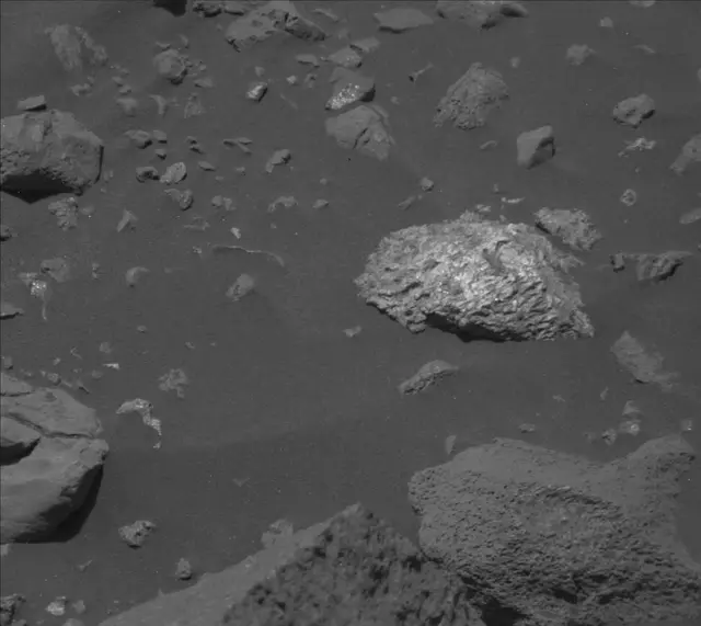 Sol 2016: Mast Camera (Mastcam)