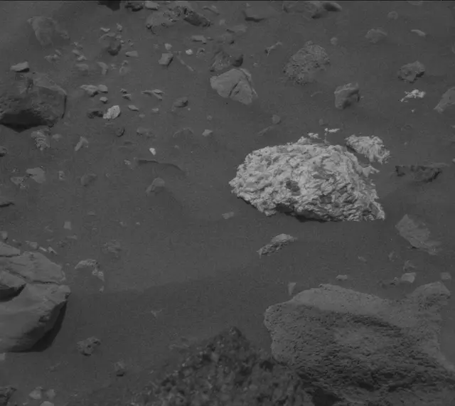 Sol 2016: Mast Camera (Mastcam)