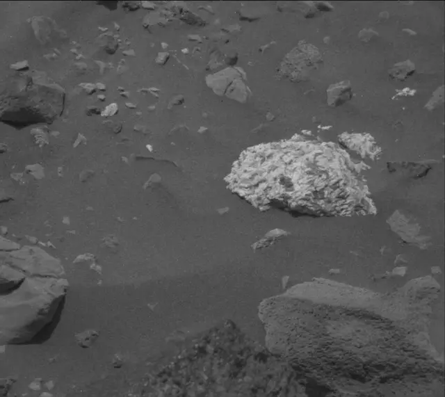 Sol 2016: Mast Camera (Mastcam)