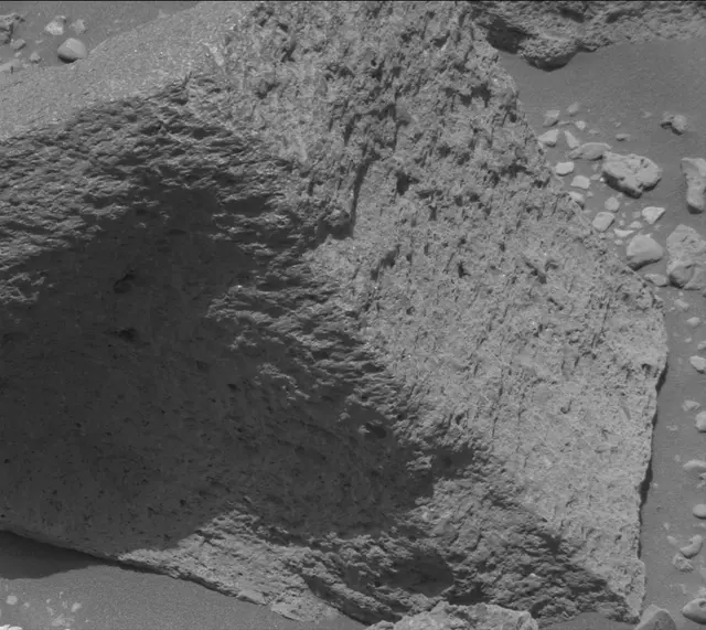 Sol 2016: Mast Camera (Mastcam)