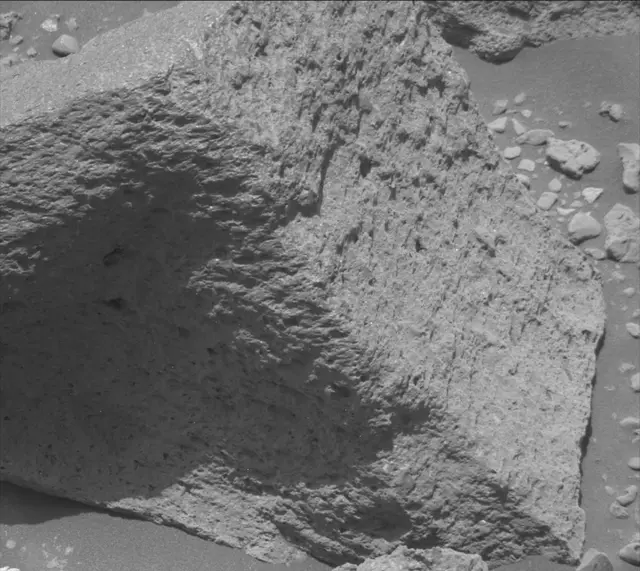 Sol 2016: Mast Camera (Mastcam)