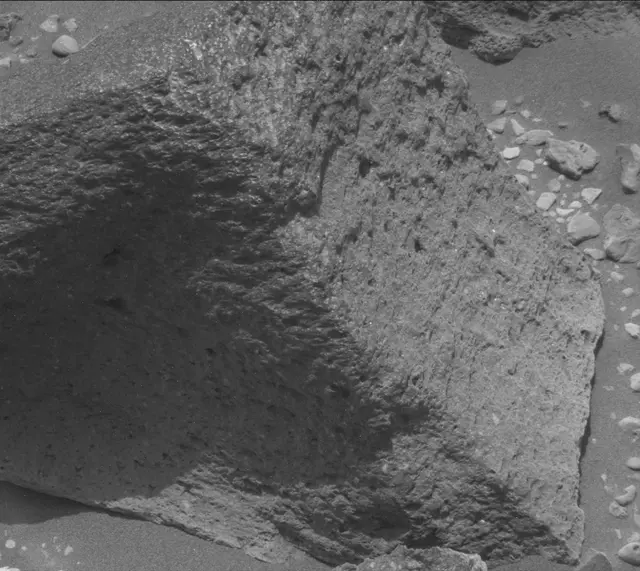 Sol 2016: Mast Camera (Mastcam)