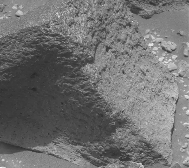 Sol 2016: Mast Camera (Mastcam)