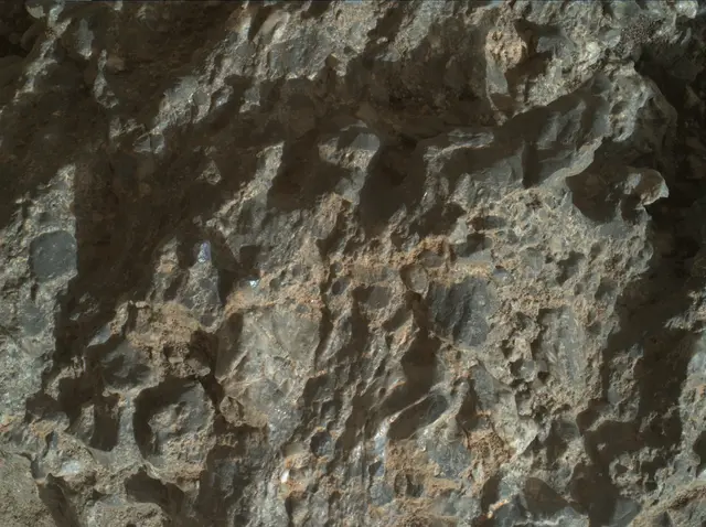 Sol 2016: Mars Hand Lens Imager (MAHLI)