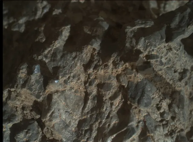 Sol 2016: Mars Hand Lens Imager (MAHLI)
