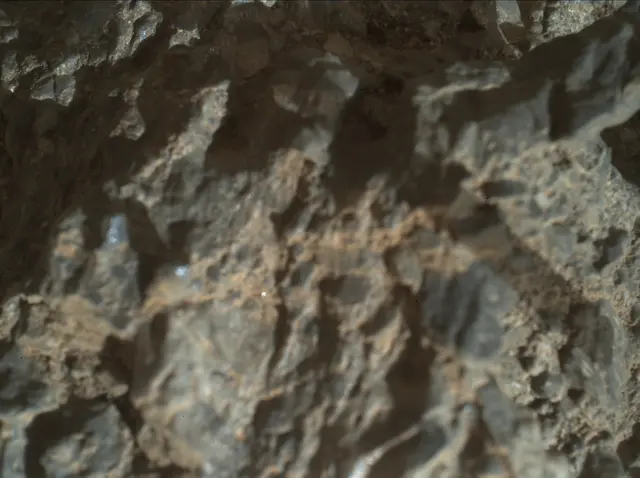Sol 2016: Mars Hand Lens Imager (MAHLI)