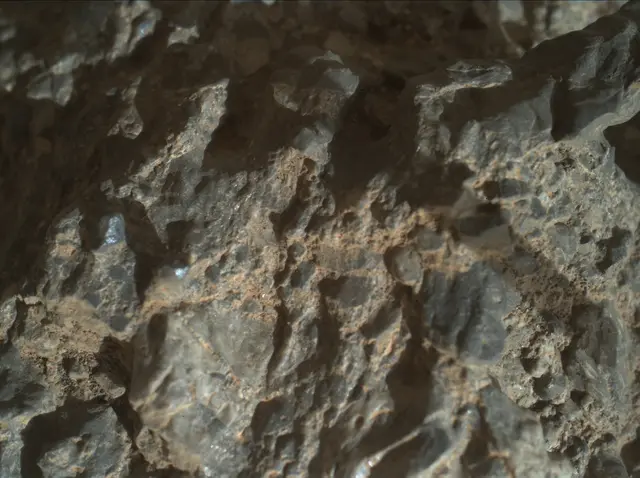 Sol 2016: Mars Hand Lens Imager (MAHLI)
