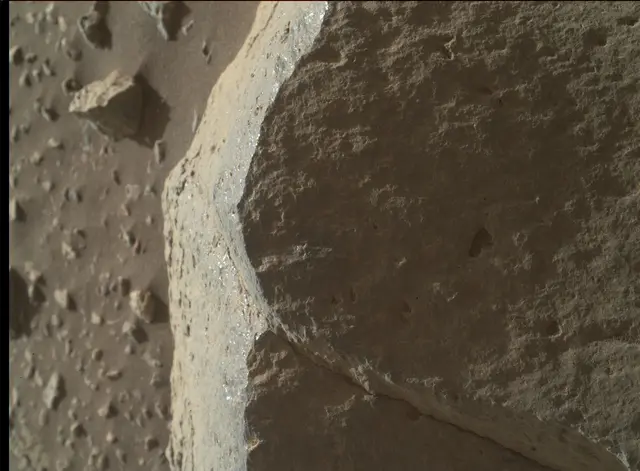 Sol 2016: Mars Hand Lens Imager (MAHLI)