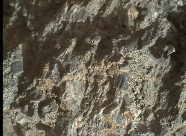 Sol 2016: Mars Hand Lens Imager (MAHLI)