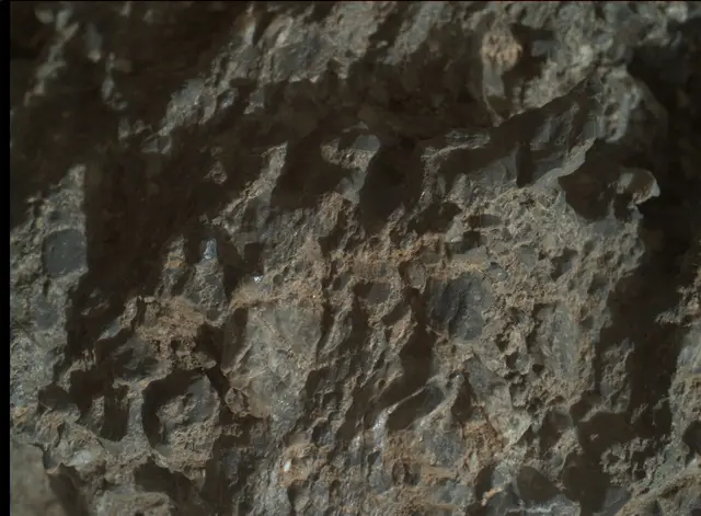 Sol 2016: Mars Hand Lens Imager (MAHLI)