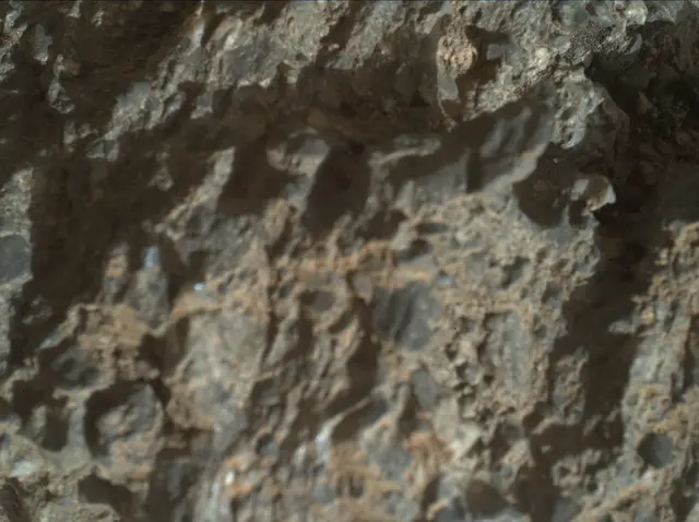 Sol 2016: Mars Hand Lens Imager (MAHLI)