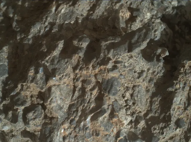 Sol 2016: Mars Hand Lens Imager (MAHLI)
